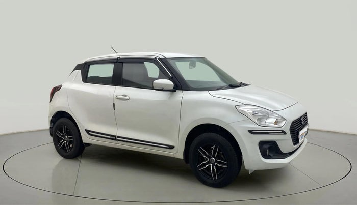 2018 Maruti Swift VXI AMT, Petrol, Automatic, 70,604 km, Right Front Diagonal