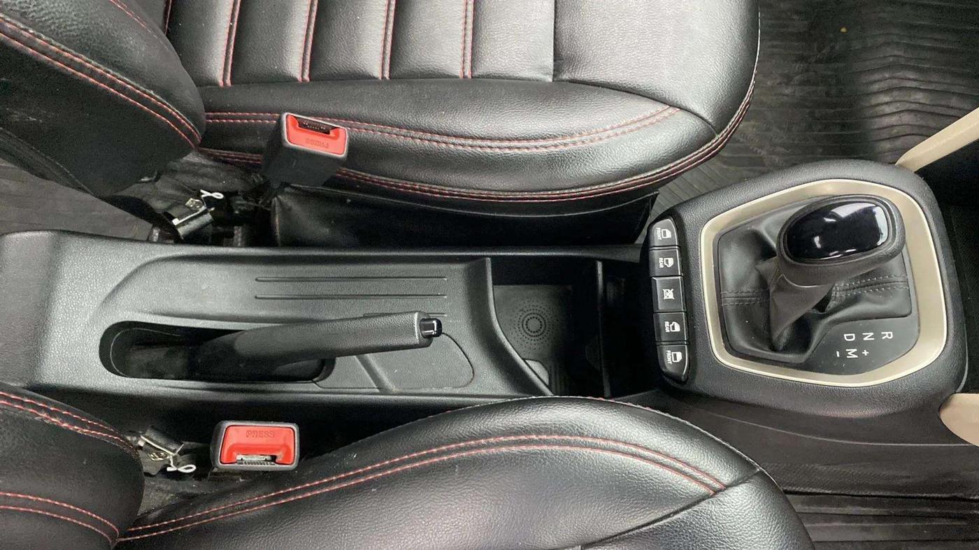 2021 Hyundai NEW SANTRO SPORTZ AMT, Petrol, Automatic, 27,471 km, Gear Lever