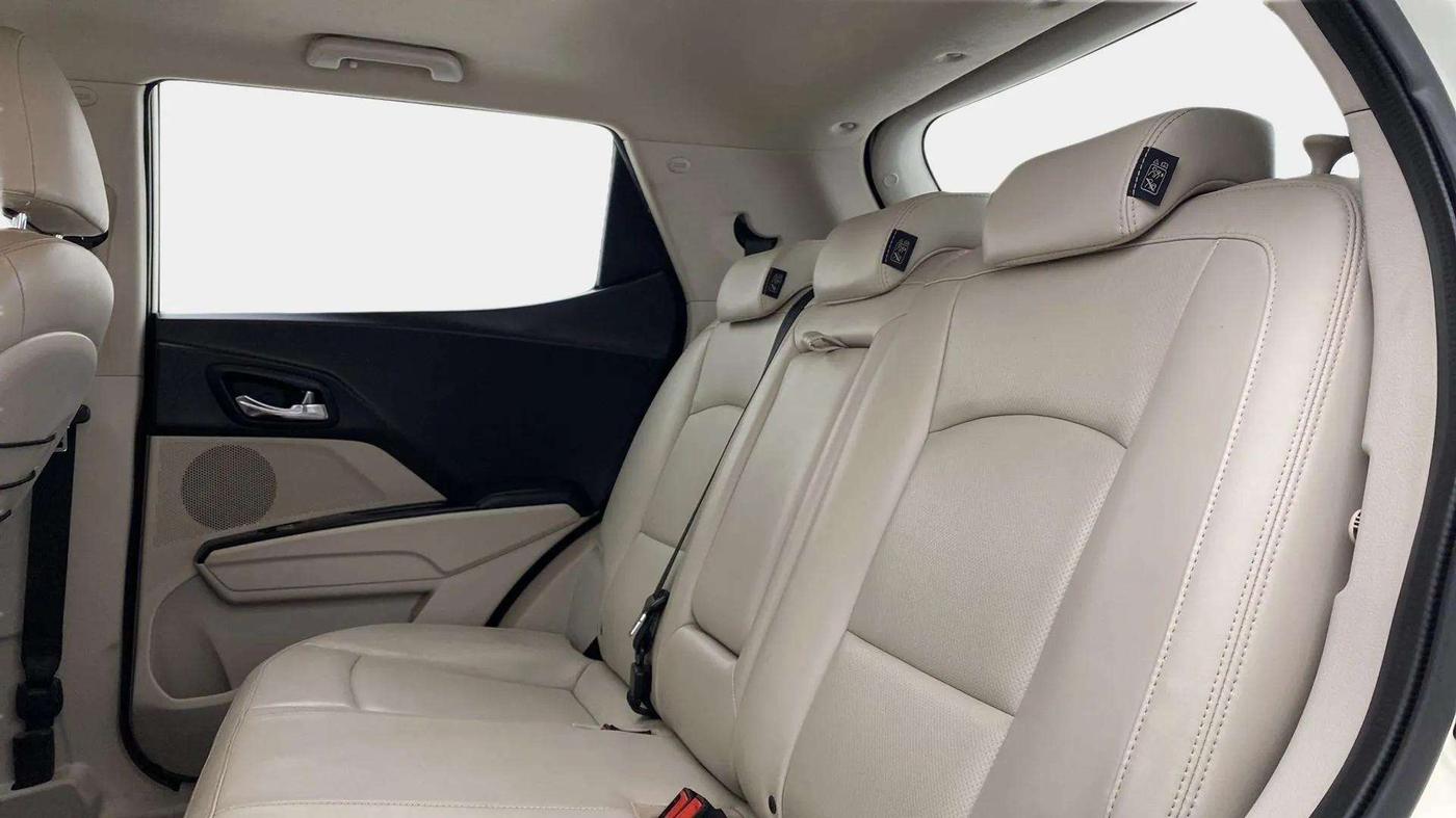2019 Mahindra XUV300 W8 (O) 1.5 DIESEL, Diesel, Manual, 94,064 km, Right Side Rear Door Cabin