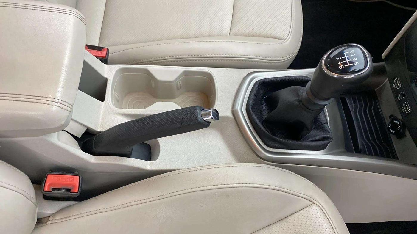 2019 Mahindra XUV300 W8 (O) 1.5 DIESEL, Diesel, Manual, 94,064 km, Gear Lever