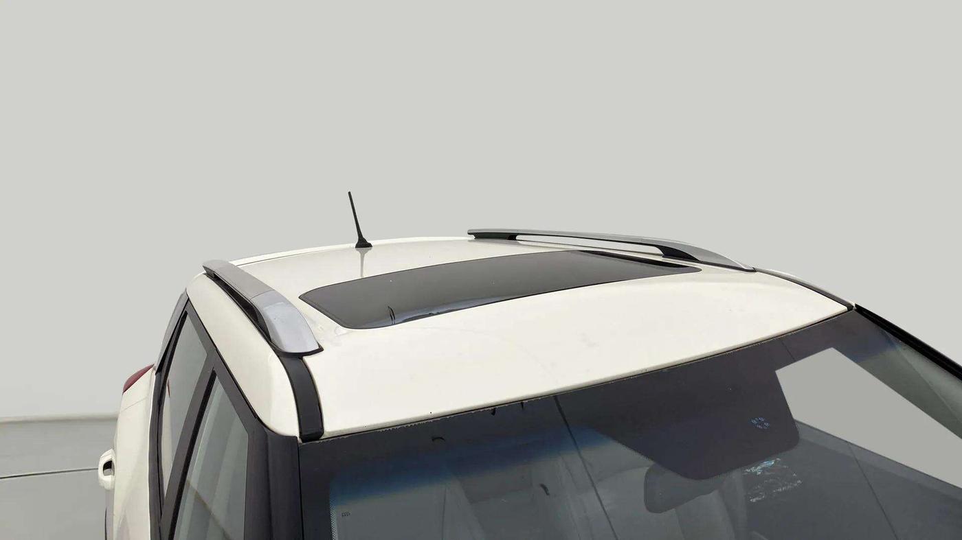 2019 Mahindra XUV300 W8 (O) 1.5 DIESEL, Diesel, Manual, 94,064 km, Roof