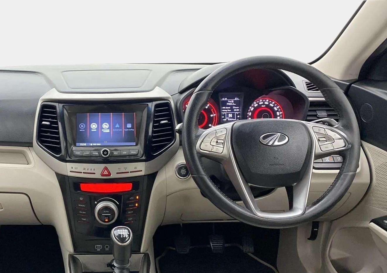 2019 Mahindra XUV300 W8 (O) 1.5 DIESEL, Diesel, Manual, 94,064 km, Steering Wheel Close Up