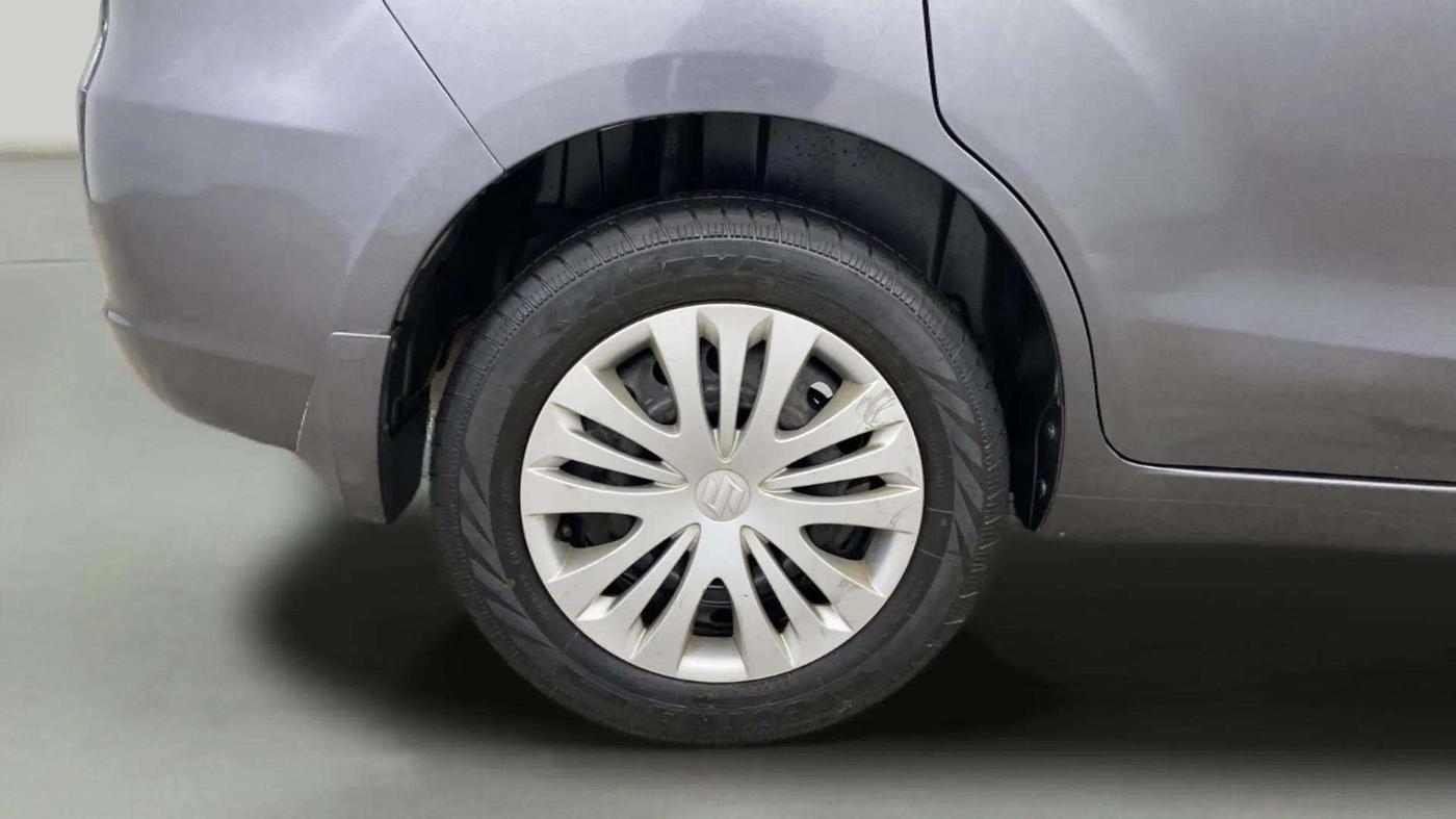 2015 Maruti Ertiga VXI, Petrol, Manual, 26,155 km, Right Rear Wheel