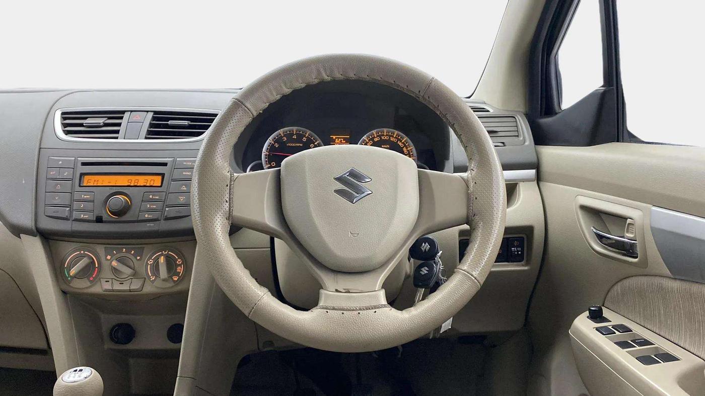 2015 Maruti Ertiga VXI, Petrol, Manual, 26,155 km, Steering Wheel Close Up