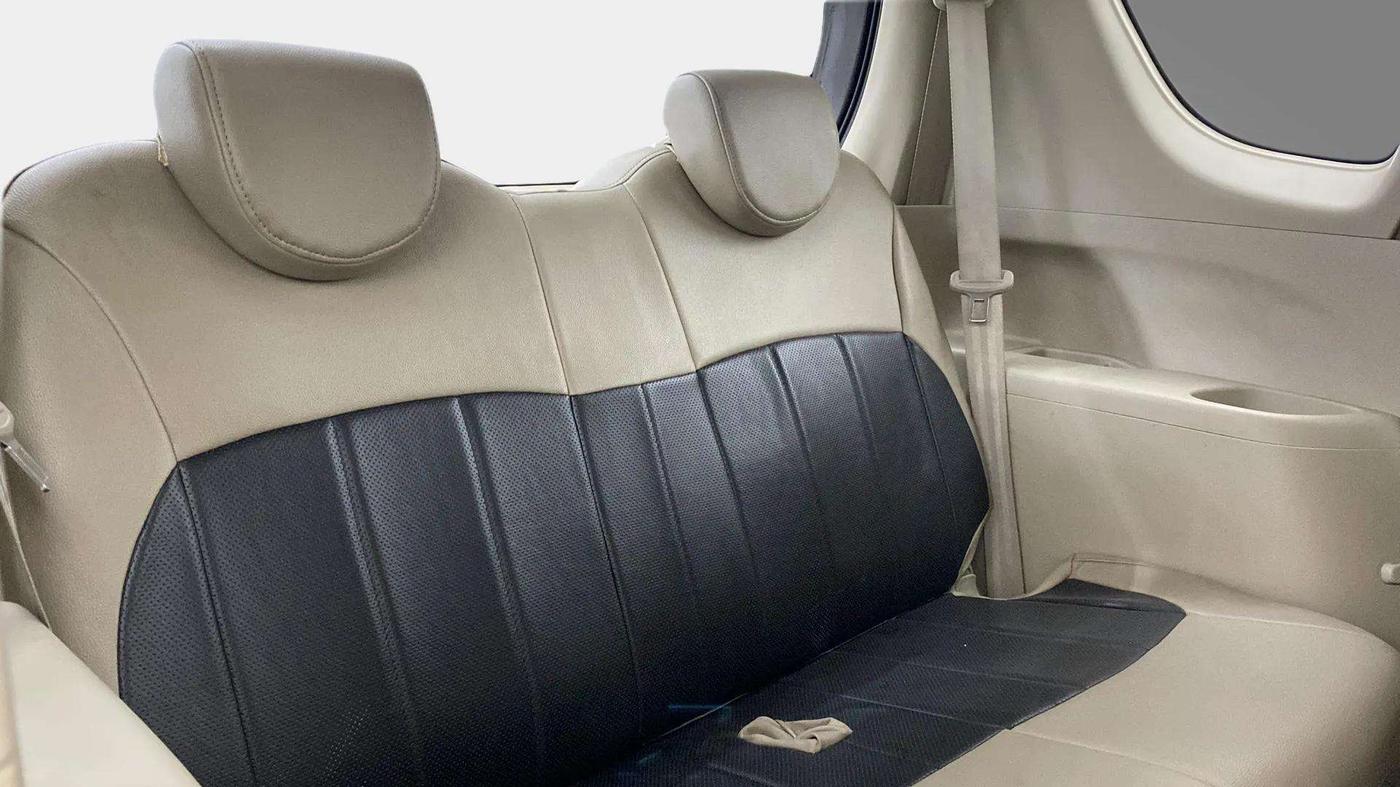 2015 Maruti Ertiga VXI, Petrol, Manual, 26,155 km, Third Seat Row ( optional )