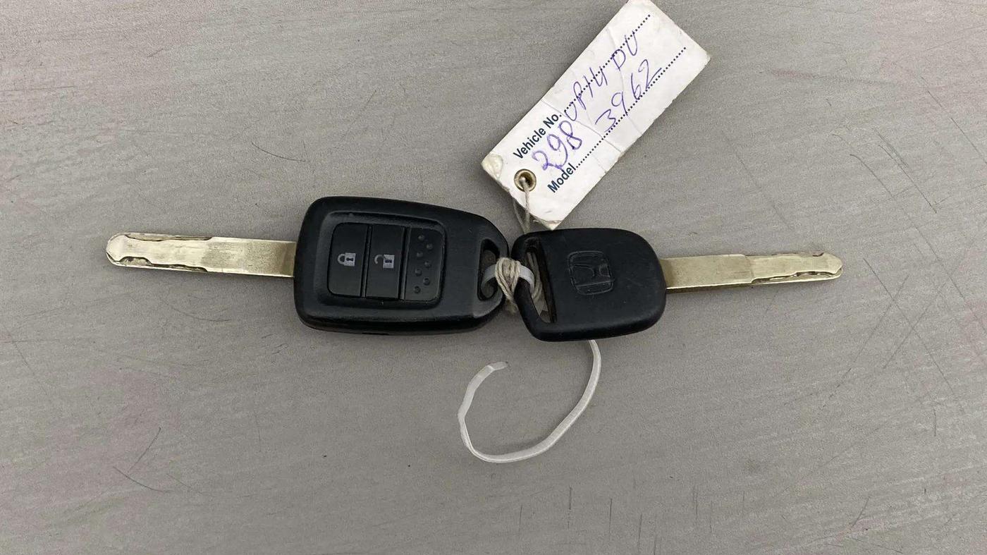 2018 Honda Amaze 1.2L I-VTEC S, Petrol, Manual, 73,700 km, Key Close Up