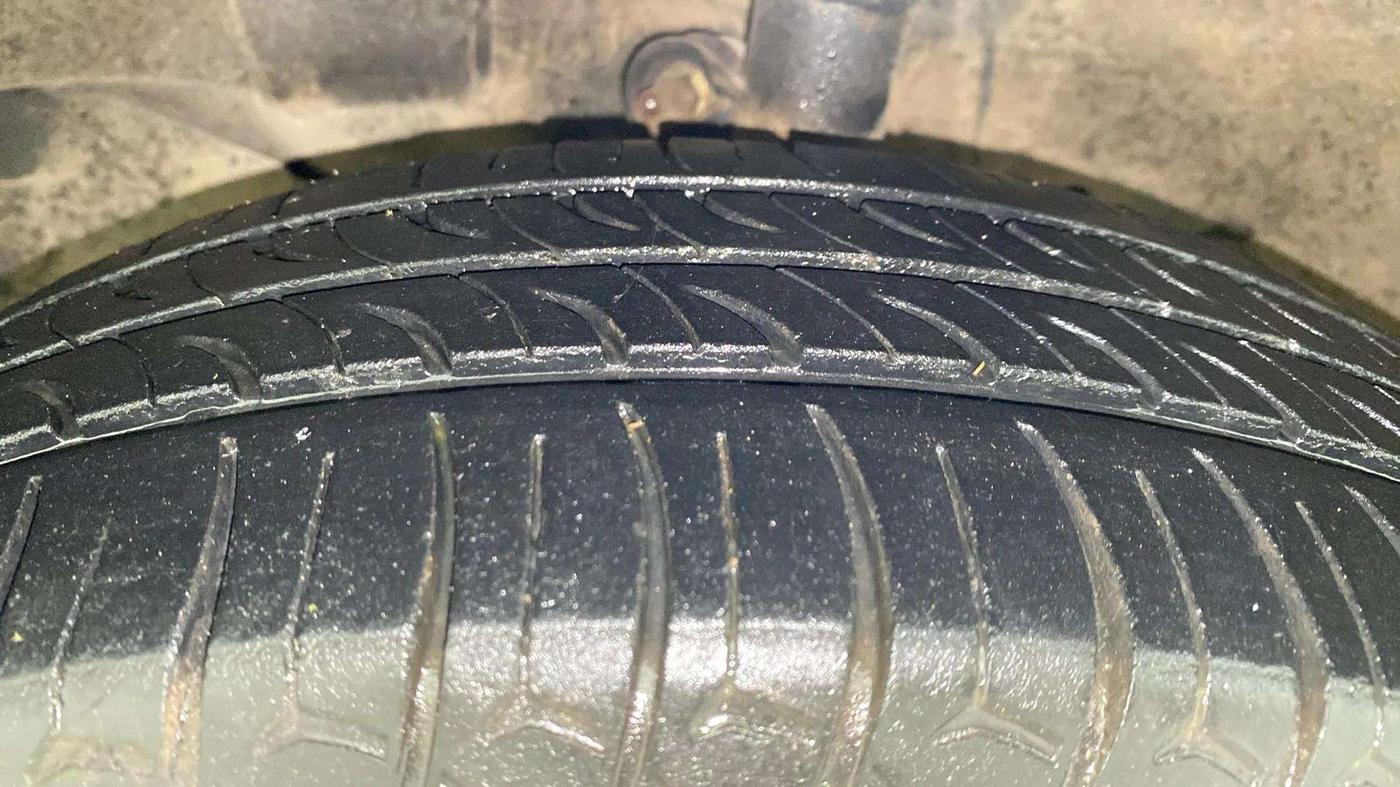 2019 Honda Amaze 1.5L I-DTEC V, Diesel, Manual, 96,420 km, Left Front Tyre Tread
