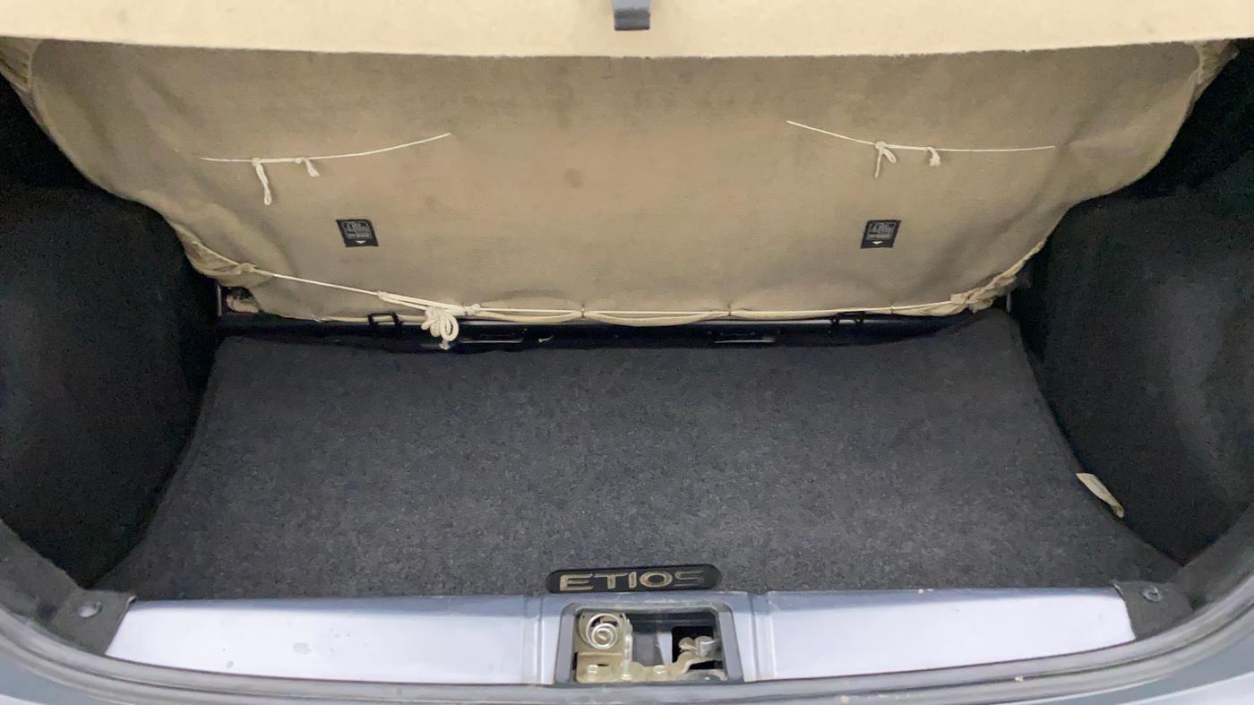 2016 Toyota Etios Liva D 4D VD, Diesel, Manual, 99,615 km, Boot Inside
