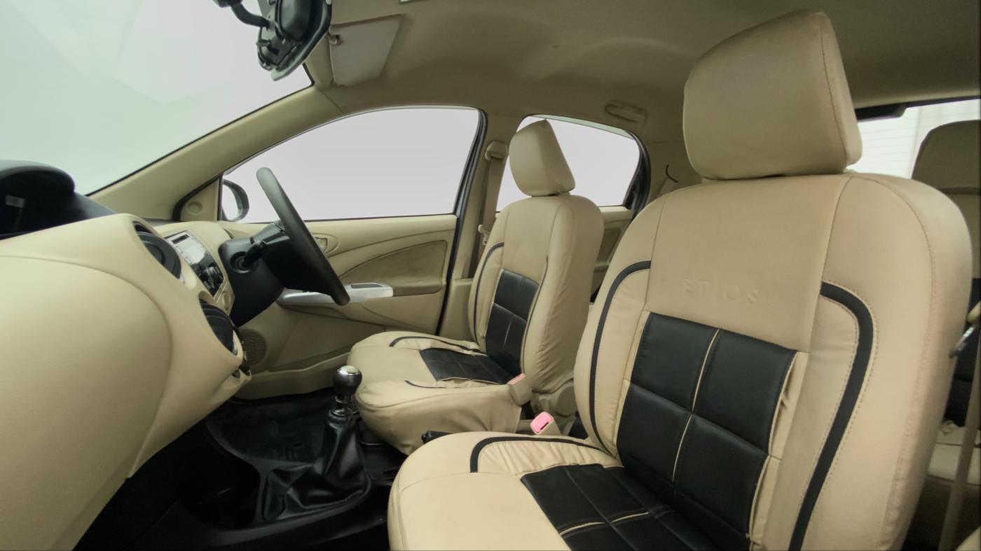 2016 Toyota Etios Liva D 4D VD, Diesel, Manual, 99,615 km, Right Side Front Door Cabin