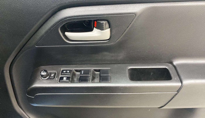 2021 Maruti New Wagon-R ZXI 1.2, Petrol, Manual, 55,131 km, Driver Side Door Panels Control