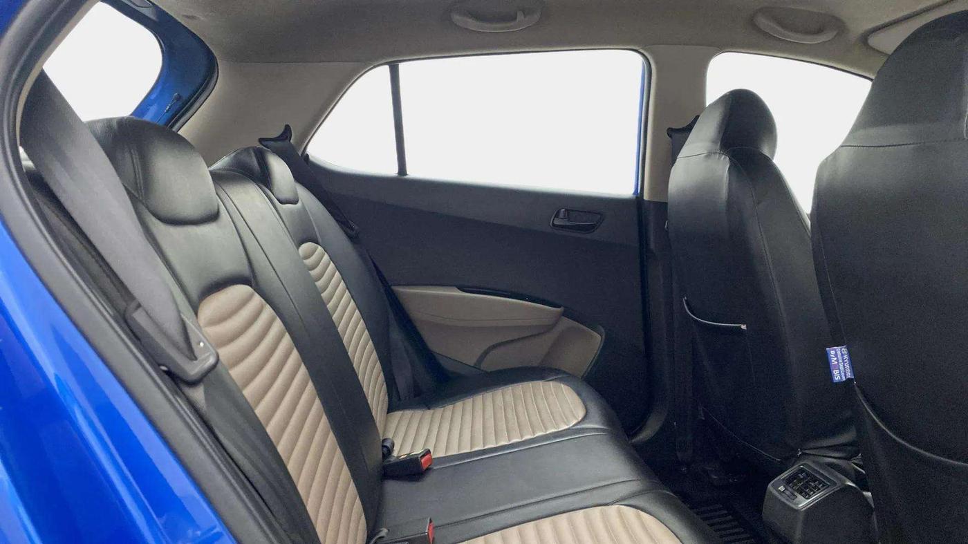 2019 Hyundai Grand i10 MAGNA 1.2 KAPPA VTVT, Petrol, Manual, 26,110 km, Right Side Rear Door Cabin