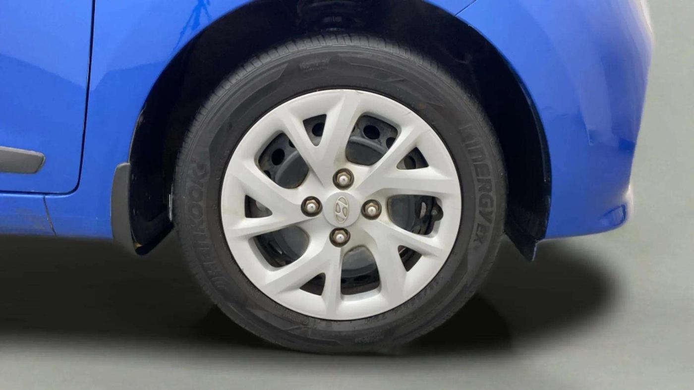 2019 Hyundai Grand i10 MAGNA 1.2 KAPPA VTVT, Petrol, Manual, 26,110 km, Right Front Wheel