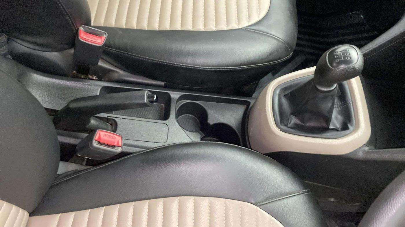 2019 Hyundai Grand i10 MAGNA 1.2 KAPPA VTVT, Petrol, Manual, 26,110 km, Gear Lever