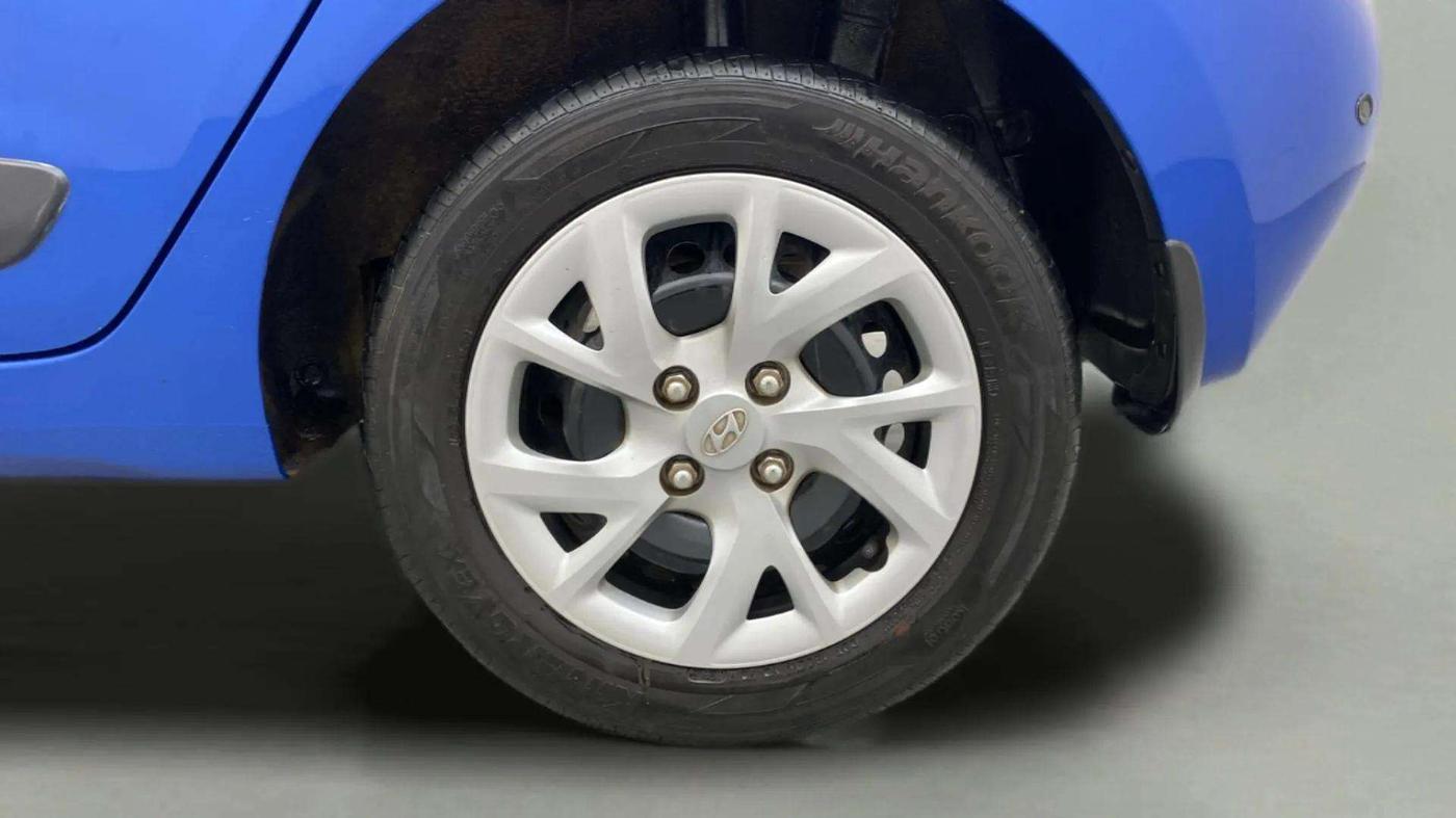 2019 Hyundai Grand i10 MAGNA 1.2 KAPPA VTVT, Petrol, Manual, 26,110 km, Left Rear Wheel