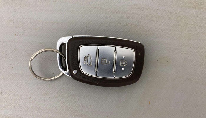 2015 Hyundai Grand i10 ASTA AT 1.2 KAPPA VTVT, Petrol, Automatic, 85,150 km, Key Close Up