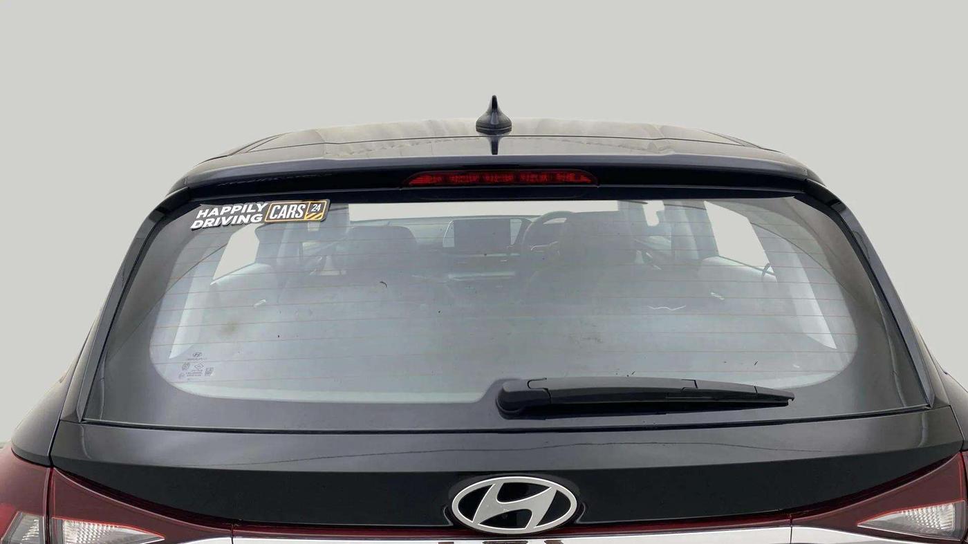 2024 Hyundai NEW I20 ASTA (O) 1.2 IVT, Petrol, Automatic, 7,699 km, Rear Windshield