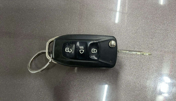 2016 Tata Tiago XM PETROL, Petrol, Manual, 52,875 km, Key Close Up