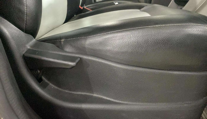 2016 Tata Tiago XM PETROL, Petrol, Manual, 52,875 km, Driver Side Adjustment Panel