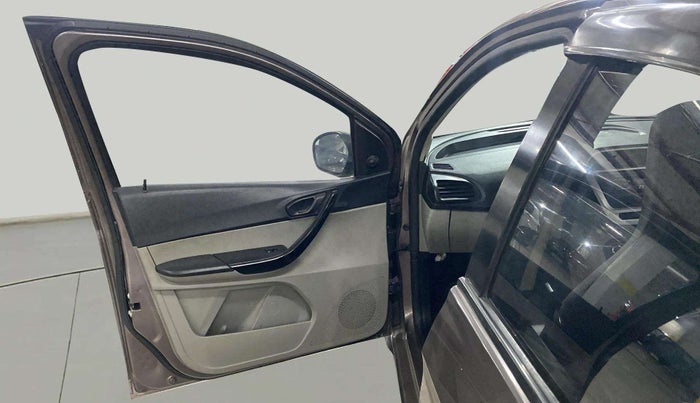 2016 Tata Tiago XM PETROL, Petrol, Manual, 52,875 km, LHS Front Door