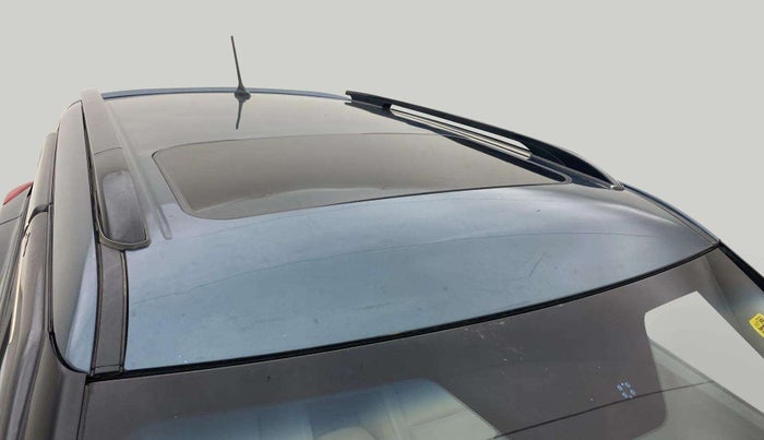 2021 Mahindra XUV300 W8 (O) 1.2 PETROL, Petrol, Manual, 68,067 km, Roof