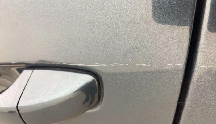 2021 Mahindra XUV300 W8 (O) 1.2 PETROL, Petrol, Manual, 68,067 km, Rear left door - Minor scratches