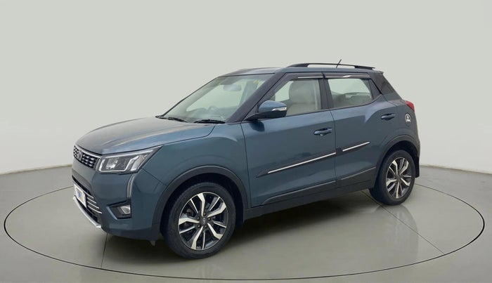 2021 Mahindra XUV300 W8 (O) 1.2 PETROL, Petrol, Manual, 68,067 km, Left Front Diagonal