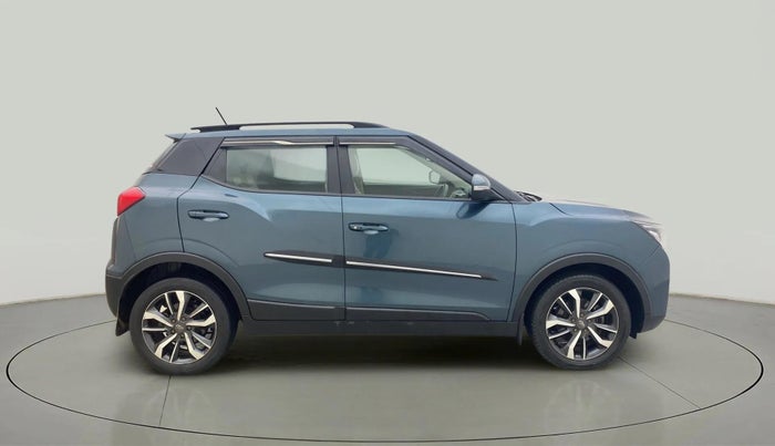 2021 Mahindra XUV300 W8 (O) 1.2 PETROL, Petrol, Manual, 68,067 km, Right Side View