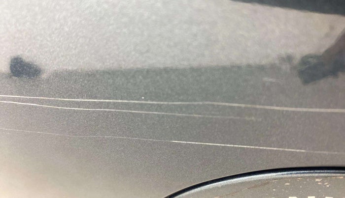 2021 Mahindra XUV300 W8 (O) 1.2 PETROL, Petrol, Manual, 68,067 km, Left quarter panel - Minor scratches