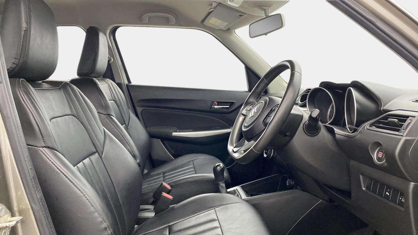 2018 Maruti Swift ZXI PLUS, Petrol, Manual, 25,090 km, Right Side Front Door Cabin