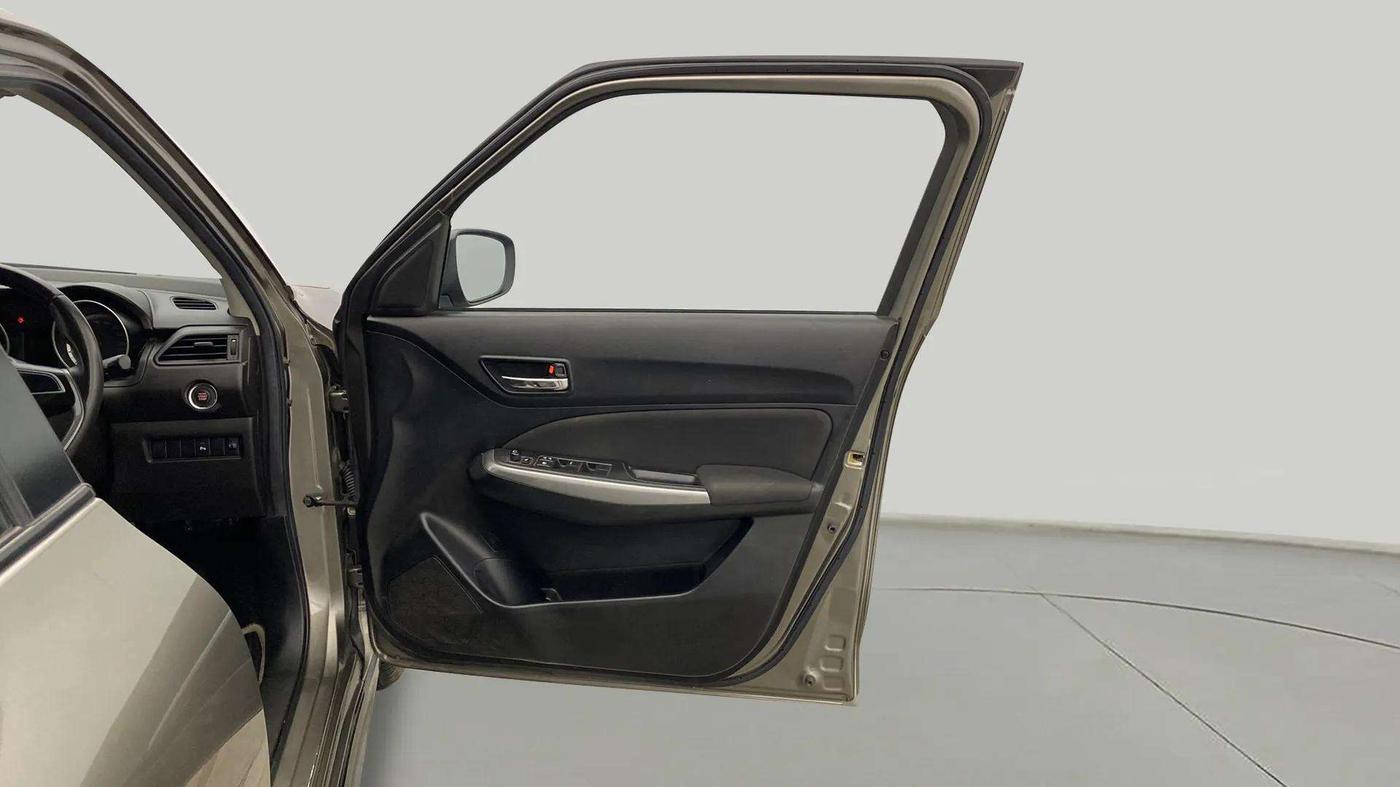 2018 Maruti Swift ZXI PLUS, Petrol, Manual, 25,090 km, RHS Front Door