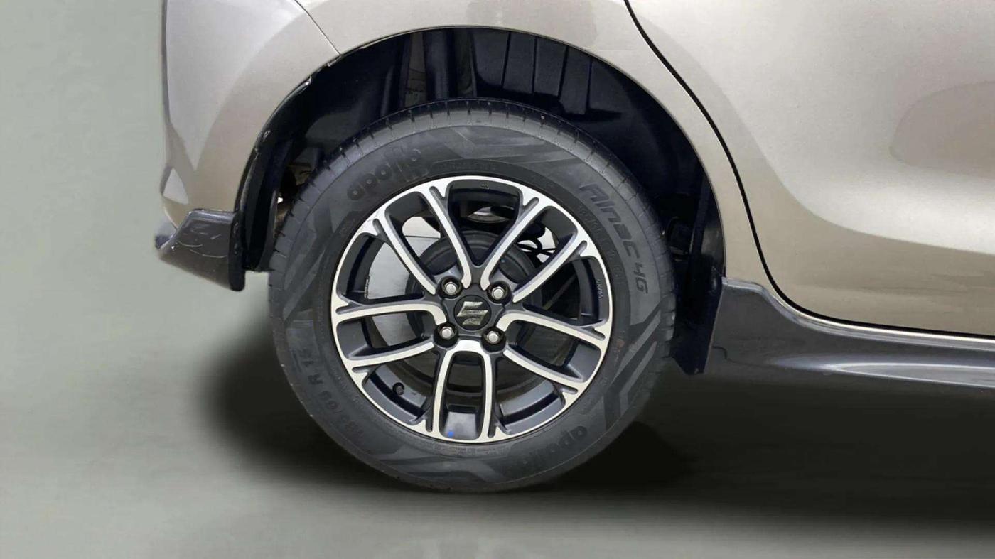 2018 Maruti Swift ZXI PLUS, Petrol, Manual, 25,090 km, Right Rear Wheel