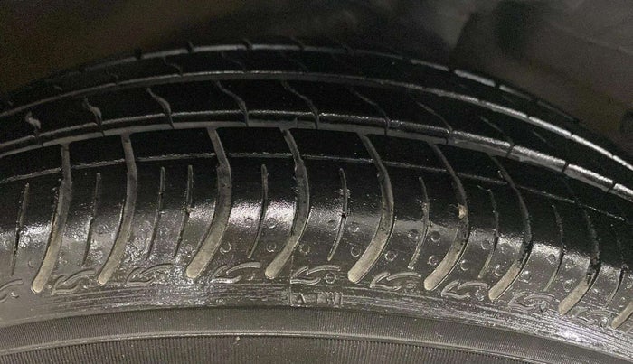 2017 Maruti Celerio VXI CNG, CNG, Manual, 45,959 km, Left Rear Tyre Tread