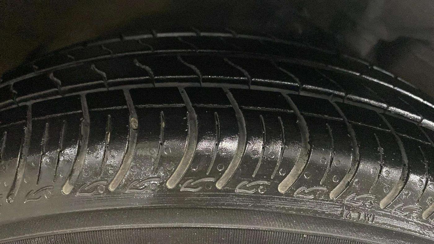 2017 Maruti Celerio VXI CNG, CNG, Manual, 45,959 km, Right Rear Tyre Tread