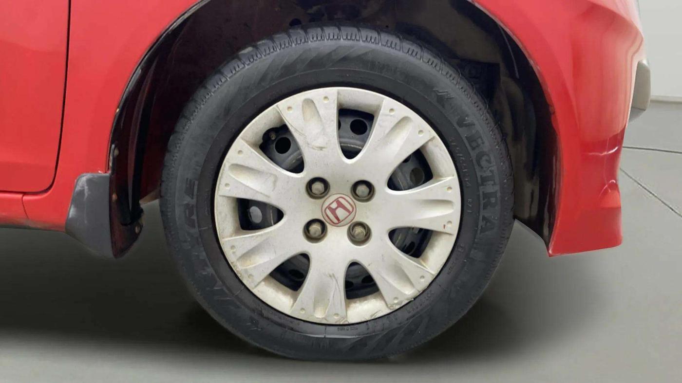 2013 Honda Brio S MT, Petrol, Manual, 34,471 km, Right Front Wheel