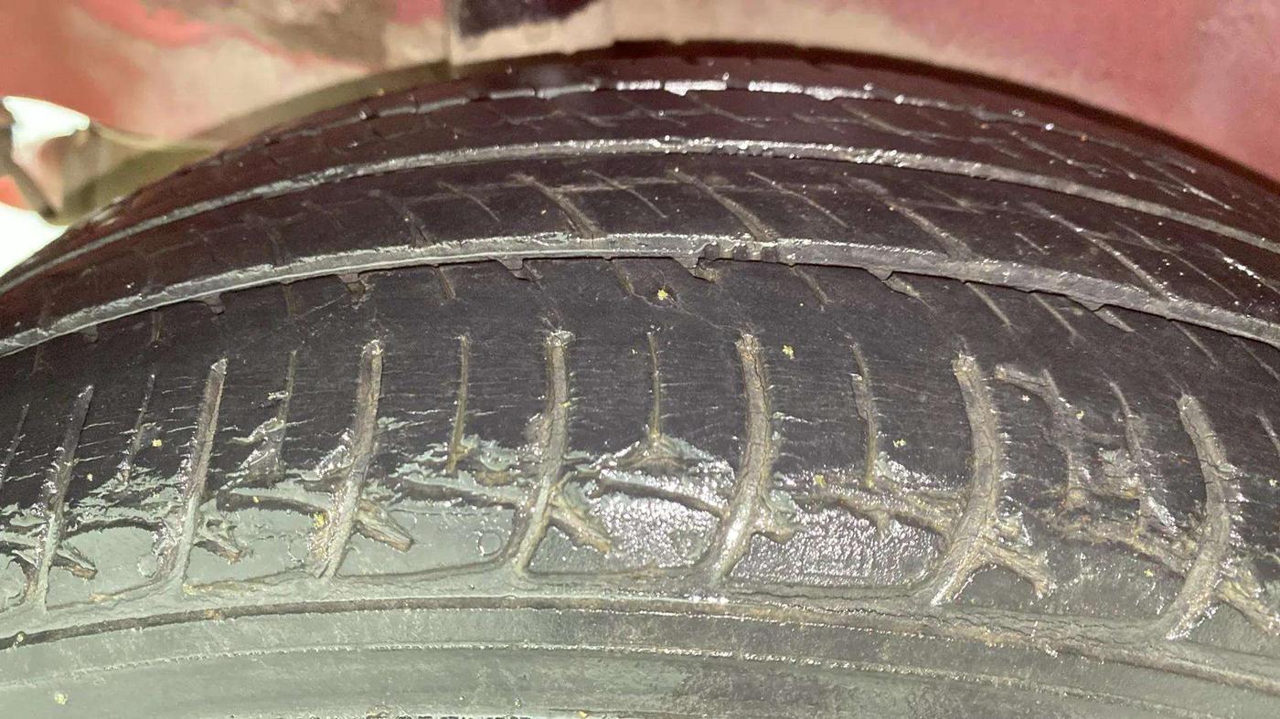 2013 Honda Brio S MT, Petrol, Manual, 34,471 km, Right Rear Tyre Tread