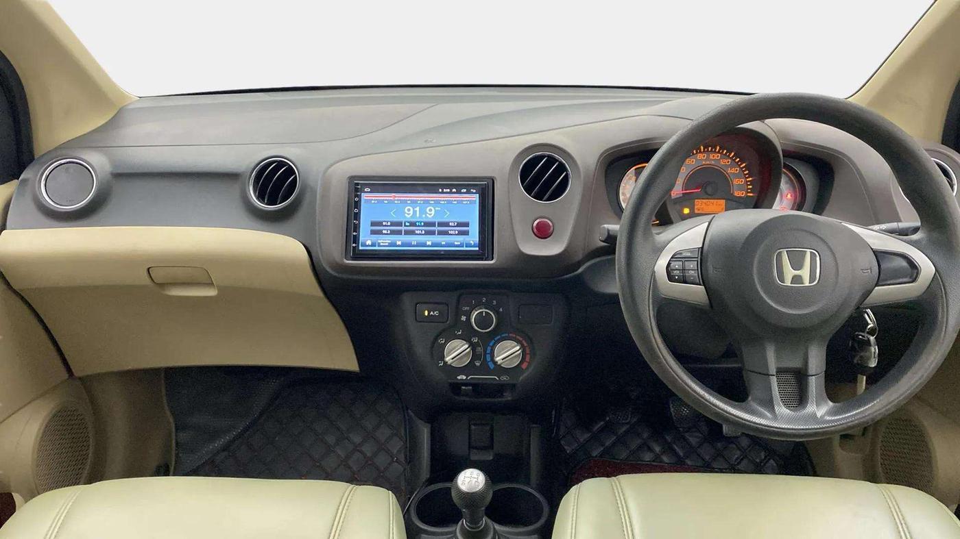 2013 Honda Brio S MT, Petrol, Manual, 34,471 km, Dashboard
