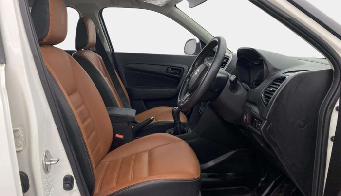 2022 Maruti Vitara Brezza VXI, Petrol, Manual, 35,370 km, Right Side Front Door Cabin