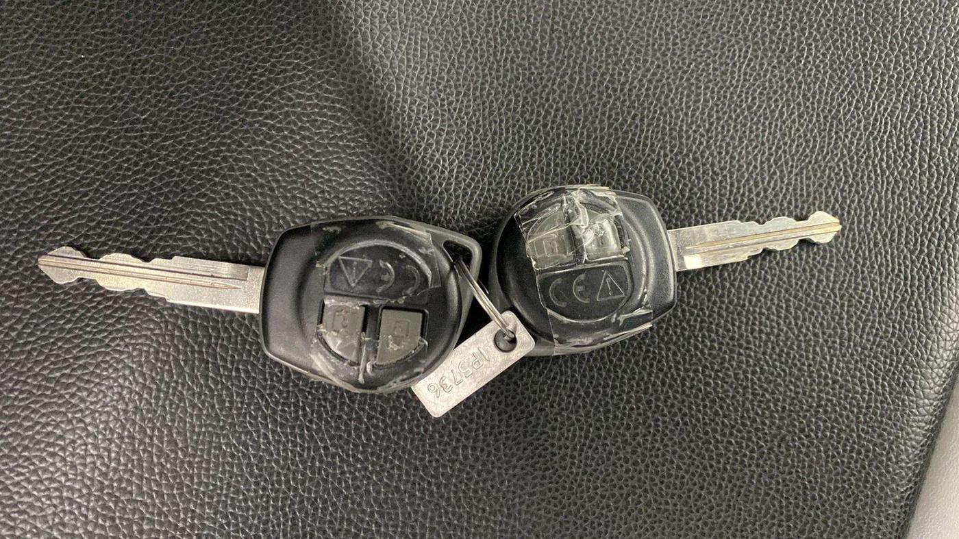 2023 Maruti Swift VXI AMT, Petrol, Automatic, 35,172 km, Key Close Up