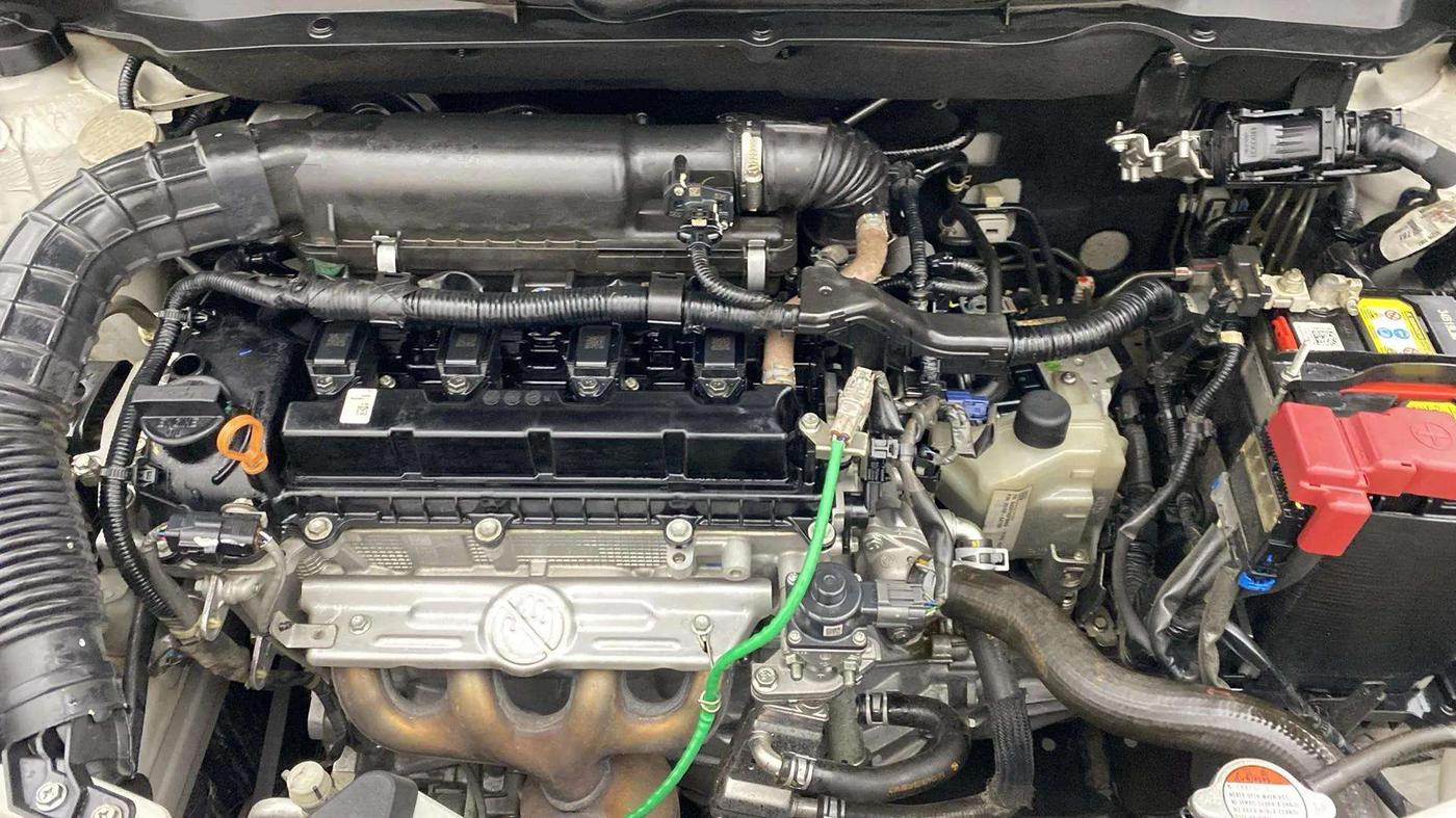 2023 Maruti Swift VXI AMT, Petrol, Automatic, 35,172 km, Engine View