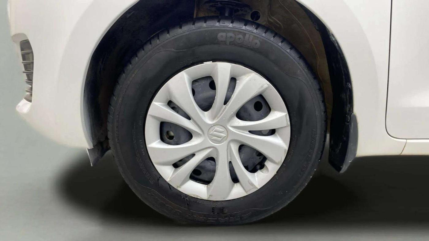 2023 Maruti Swift VXI AMT, Petrol, Automatic, 35,172 km, Left Front Wheel