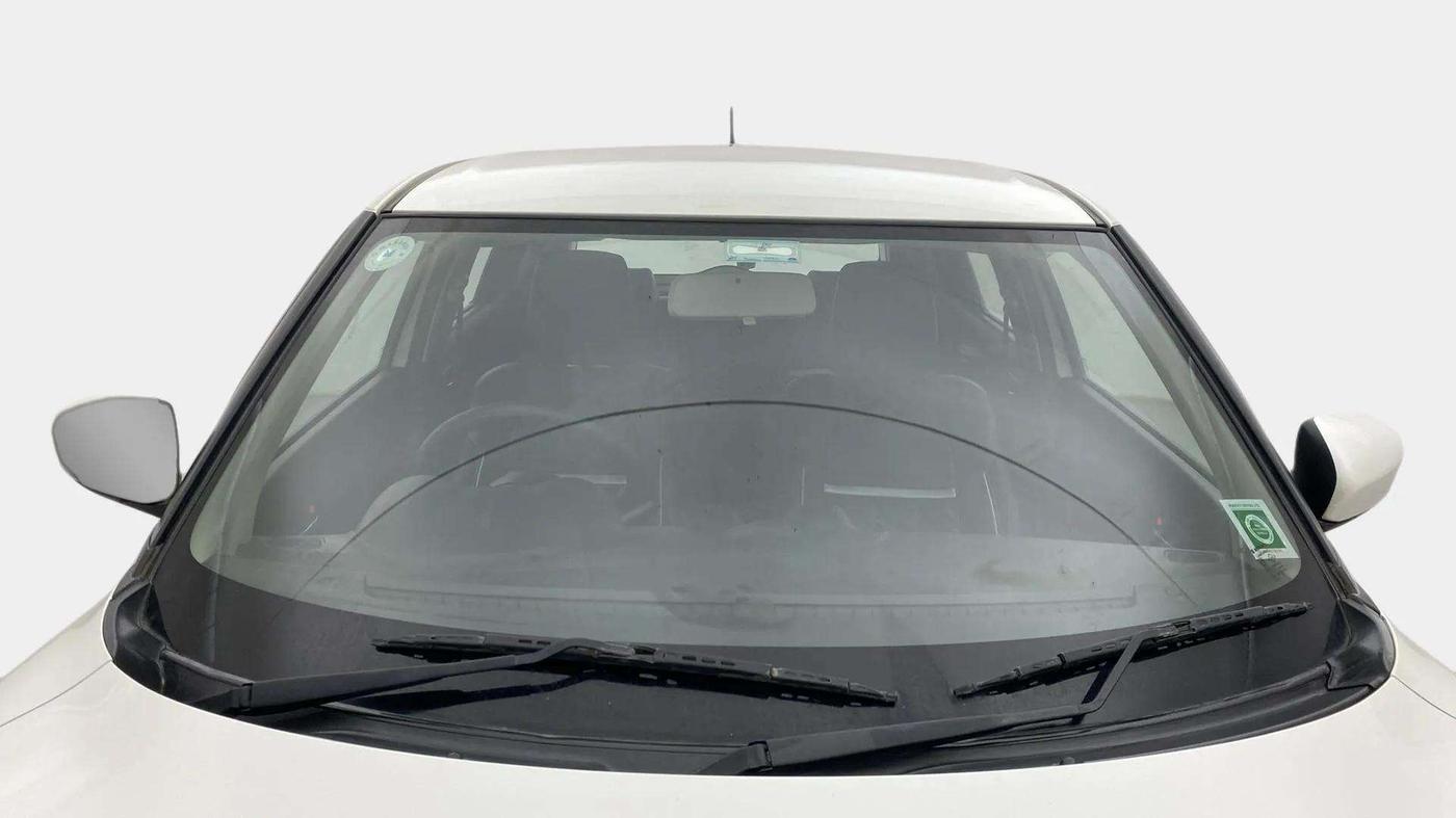 2023 Maruti Swift VXI AMT, Petrol, Automatic, 35,172 km, Front Windshield