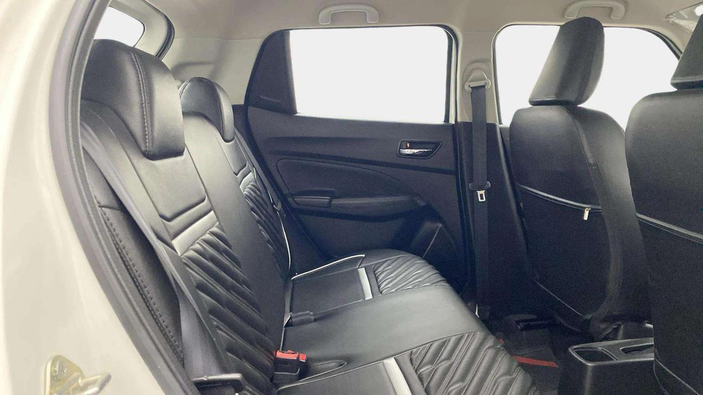 2023 Maruti Swift VXI AMT, Petrol, Automatic, 35,172 km, Right Side Rear Door Cabin