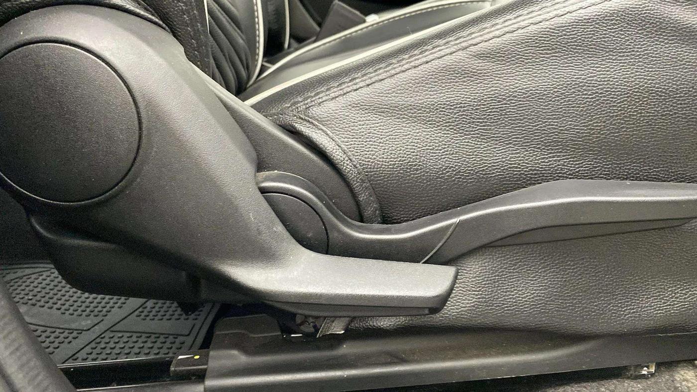 2023 Maruti Swift VXI AMT, Petrol, Automatic, 35,172 km, Driver Side Adjustment Panel