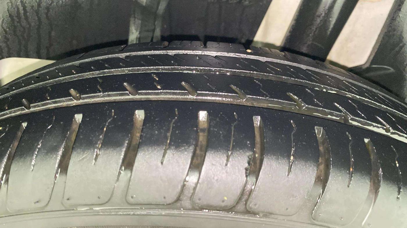 2023 Maruti Swift VXI AMT, Petrol, Automatic, 35,172 km, Left Rear Tyre Tread