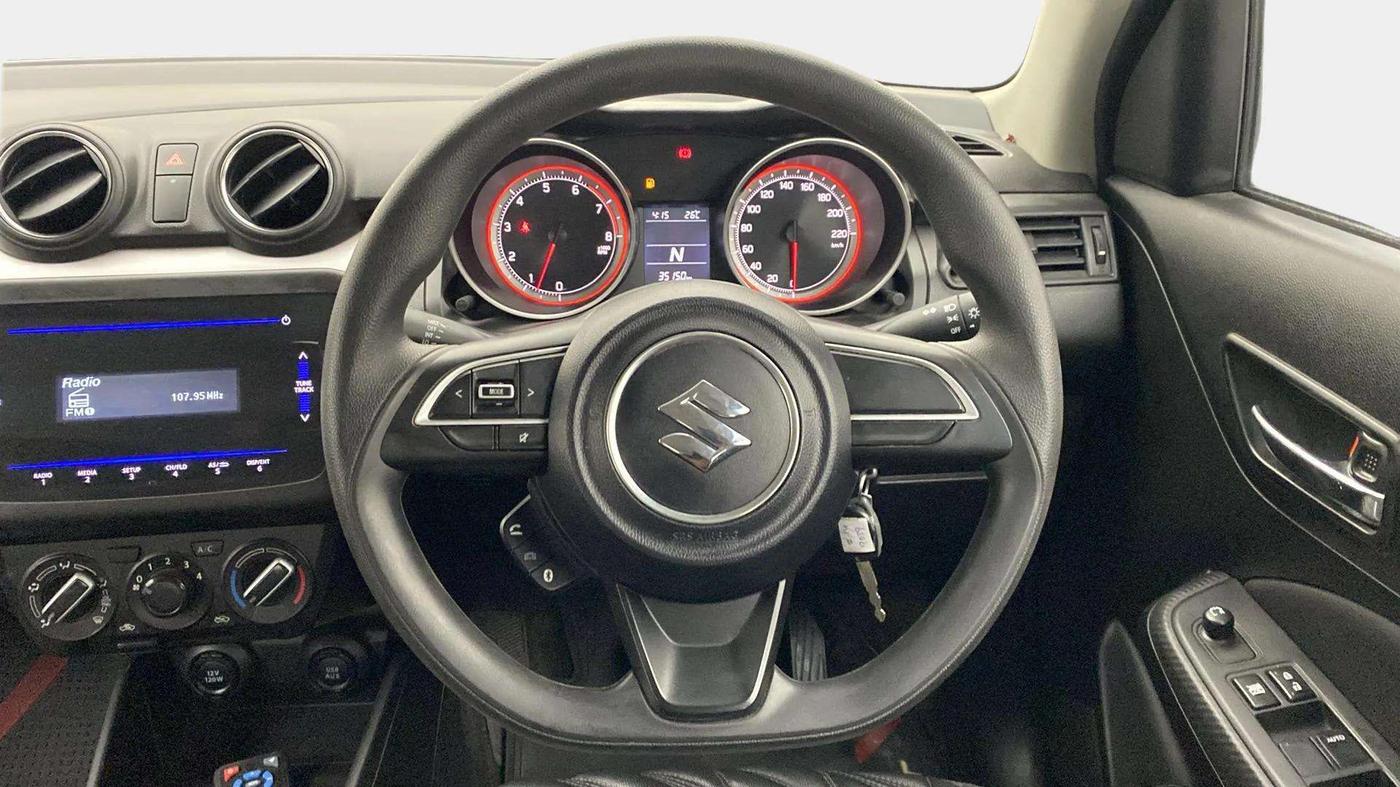 2023 Maruti Swift VXI AMT, Petrol, Automatic, 35,172 km, Steering Wheel Close Up