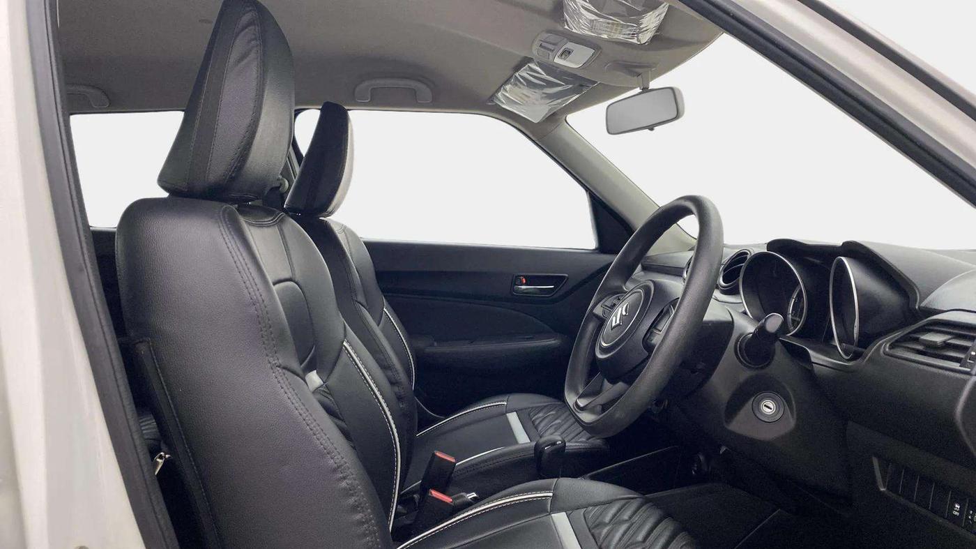 2023 Maruti Swift VXI AMT, Petrol, Automatic, 35,172 km, Right Side Front Door Cabin