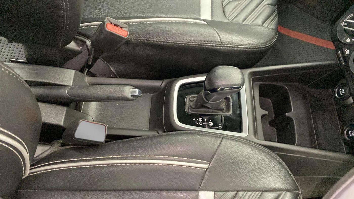2023 Maruti Swift VXI AMT, Petrol, Automatic, 35,172 km, Gear Lever