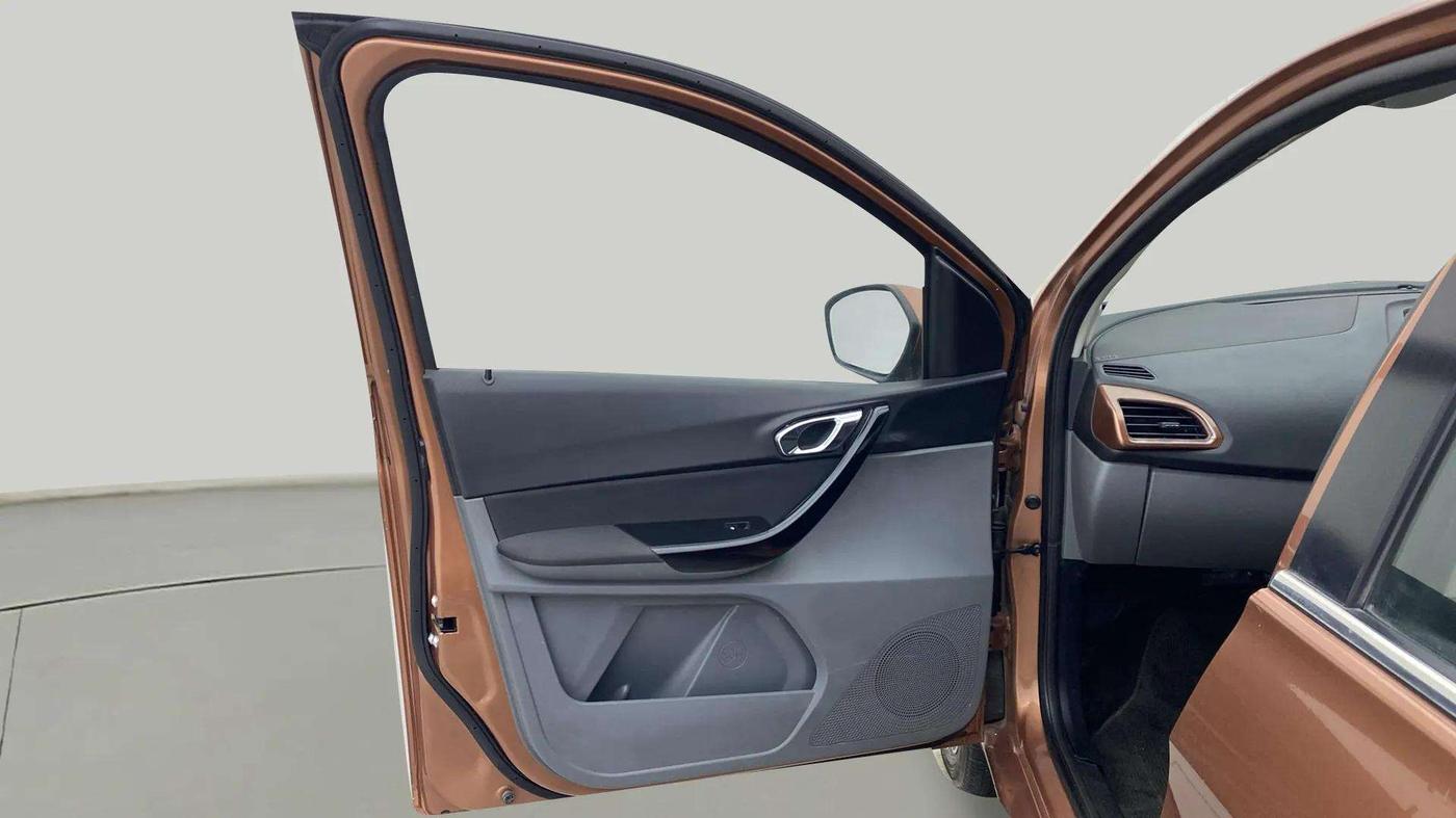 2017 Tata TIGOR XZ (O) PETROL, Petrol, Manual, 65,701 km, LHS Front Door