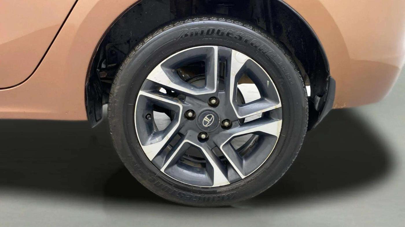 2017 Tata TIGOR XZ (O) PETROL, Petrol, Manual, 65,701 km, Left Rear Wheel