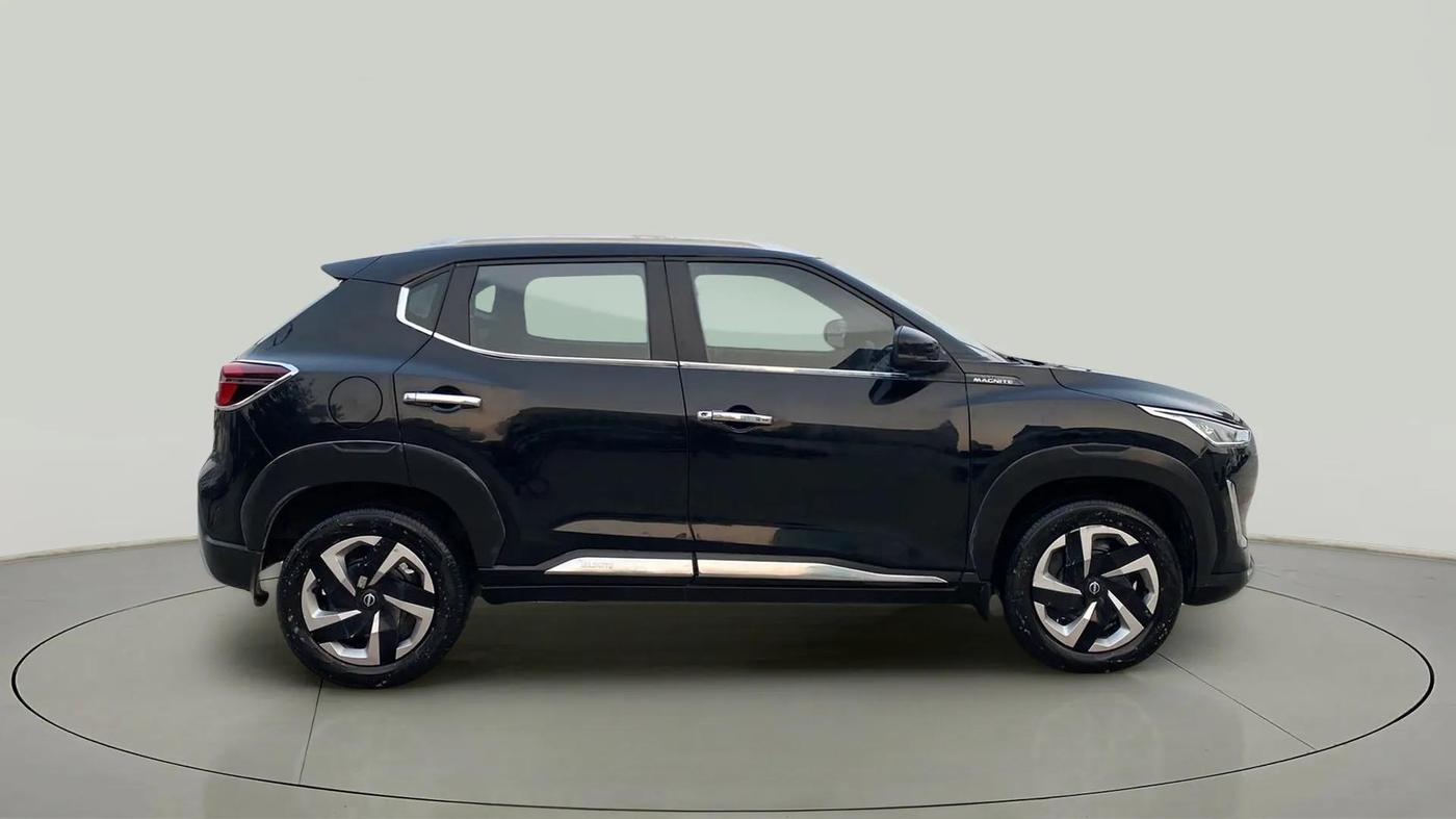 2023 Nissan MAGNITE XL, Petrol, Manual, 50,387 km, Right Side View